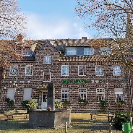 Hotel Zur Linde Rommerskirchen エクステリア 写真