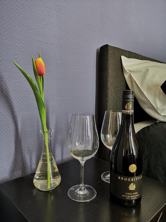 Hotel Zur Linde Rommerskirchen エクステリア 写真