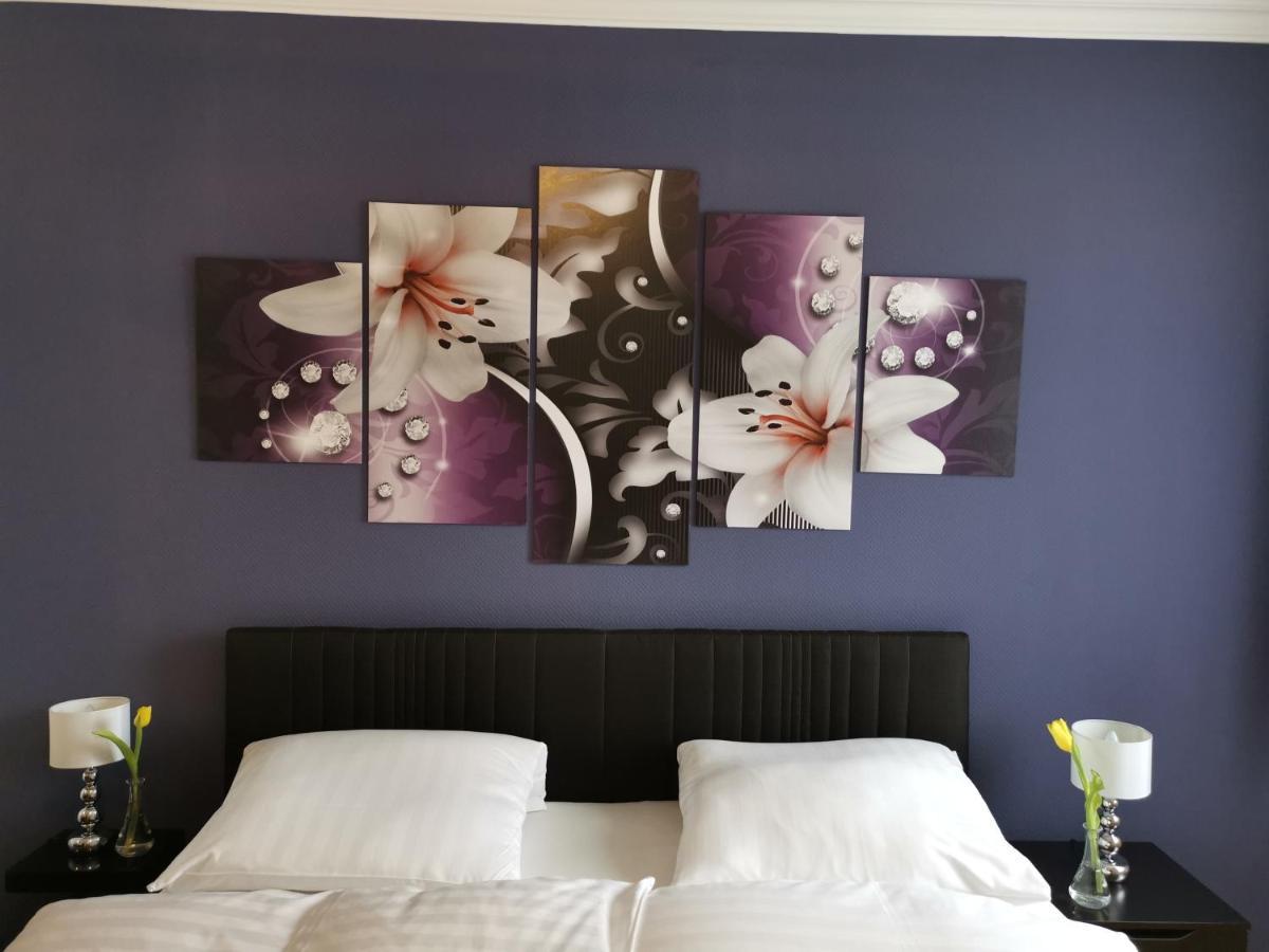 Hotel Zur Linde Rommerskirchen エクステリア 写真