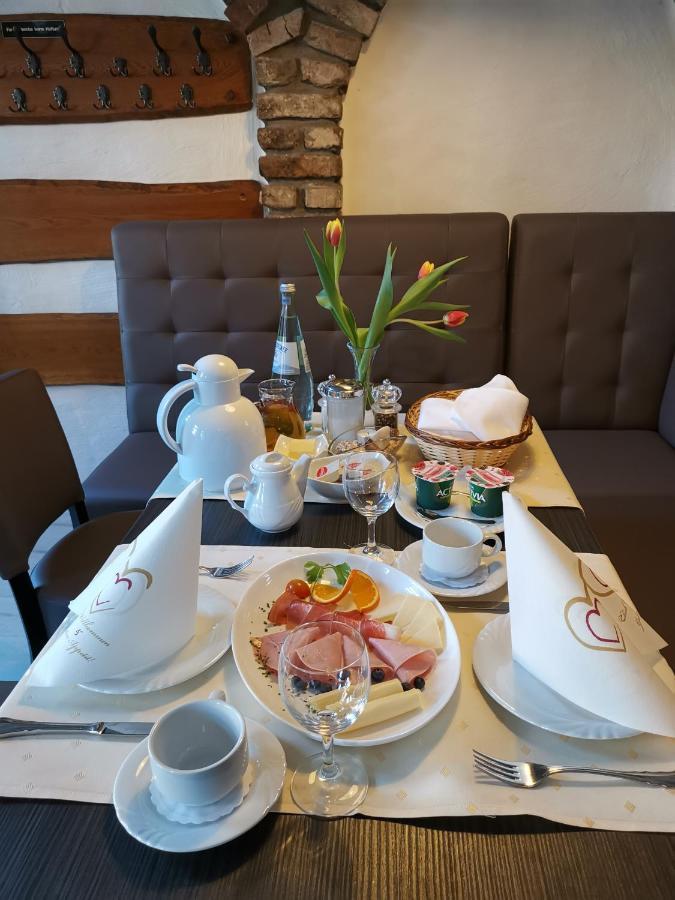 Hotel Zur Linde Rommerskirchen エクステリア 写真
